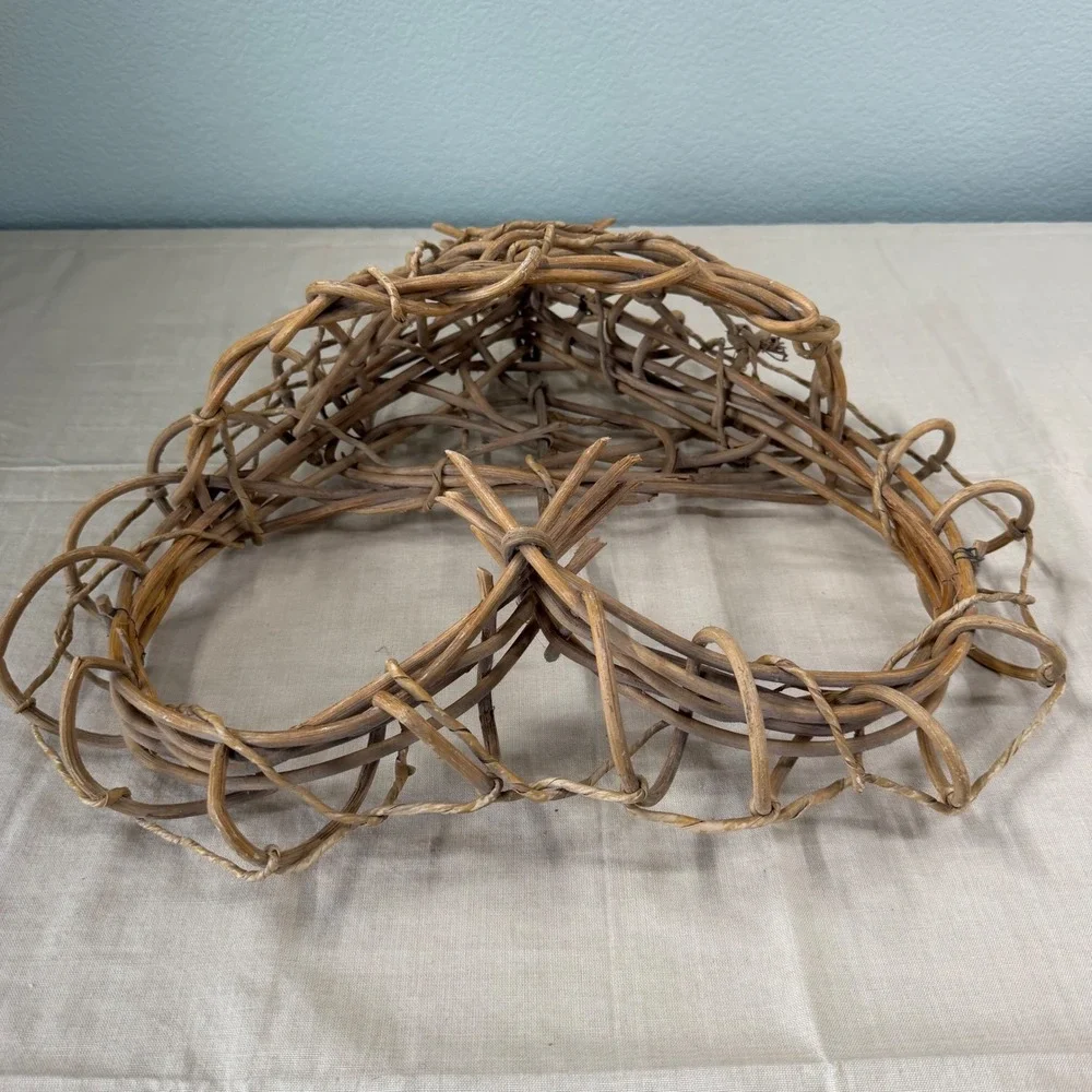 Vintage Heart Shaped Grapevine Wall Basket Rustic Woven Willow Pocket Decor 18in